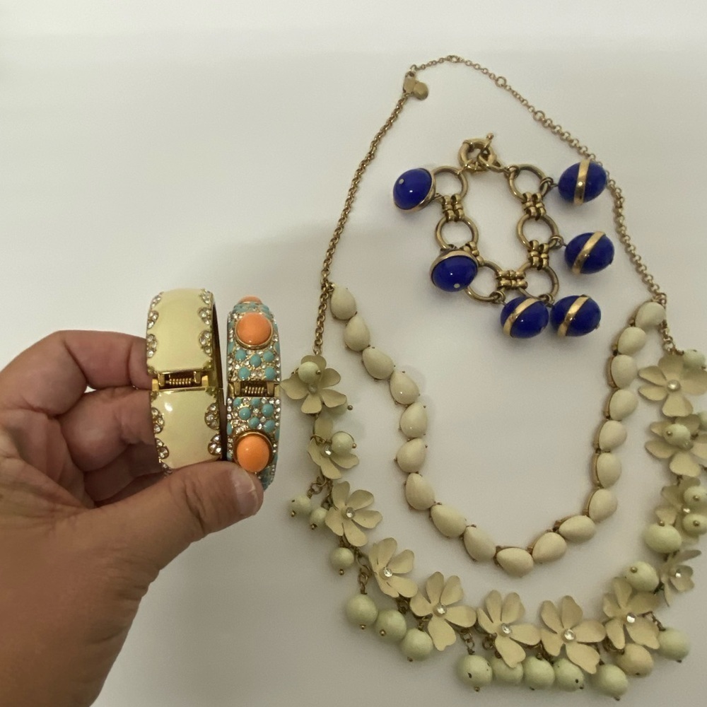 Lot of Jewelry, 4 Piece Bundle - Picture 4 of 7